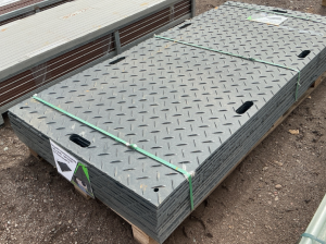 Mobile-Restroom-With-Shower-51x79x89.jpg (1)